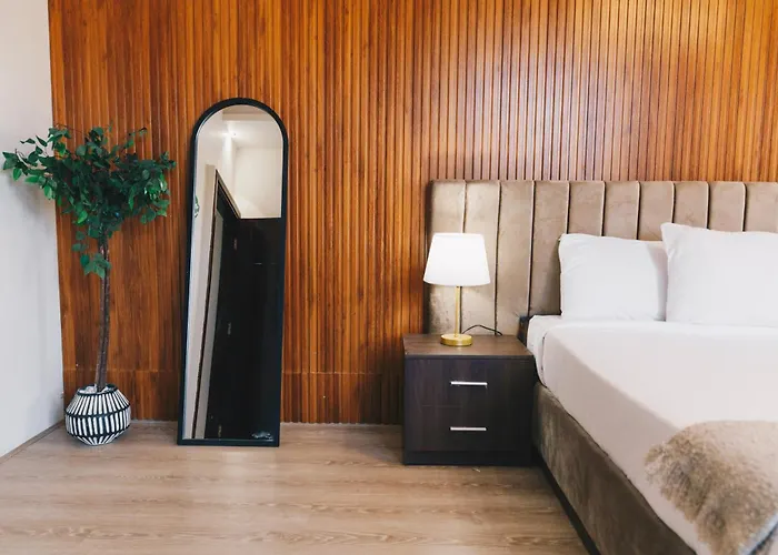 The Seven Six Near Waterway 5A Mall By Elegant